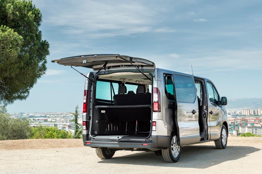  Nissan NV300 Combi 2016 года  (фото 3 из 32)
